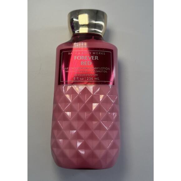 Bed Bath & Beyond Forever Red Lotion 8oz Skincare Coconut Shea Moisture Oil New - Picture 1 of 2